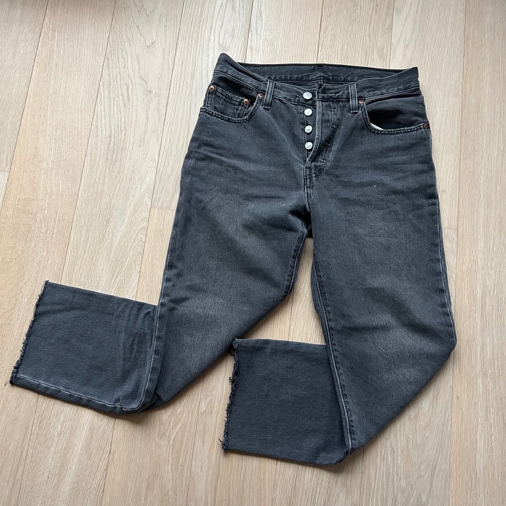 Levi's 501 Original‎ Fit Jeans Faded Black Straight Leg Raw Hem Button Fly 27x26